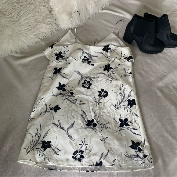 Alice + Olivia Bess Floral Ruffle Slip Dress - Picture 14 of 16